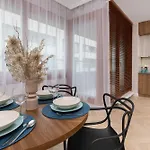 Apartman Lux Niemcewicza With Ac & Balcony Ochota By Renters Varsó