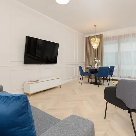 Lux Niemcewicza With Ac & Balcony Ochota By Renters