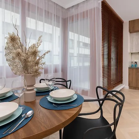 Apartman Lux Niemcewicza With Ac & Balcony Ochota By Renters Varsó
