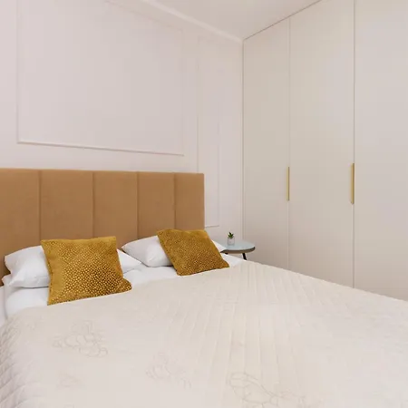 Lux Niemcewicza With Ac & Balcony Ochota By Renters
