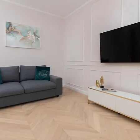 Lux Niemcewicza With Ac & Balcony Ochota By Renters * Warschau